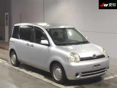 Toyota SIENTA  с аукциона в Японии