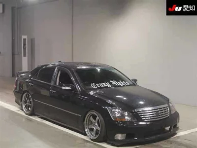 Toyota CROWN  с аукциона в Японии
