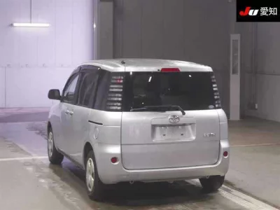 Toyota SIENTA  с аукциона в Японии