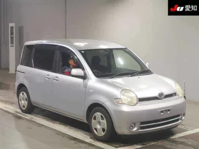 Toyota SIENTA  с аукциона в Японии
