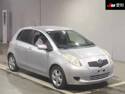 Toyota VITZ  с аукциона в Японии