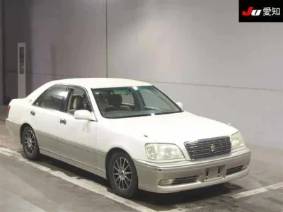 Toyota CROWN  с аукциона в Японии