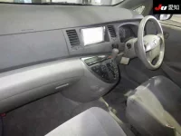 Toyota ISIS лот № 4348 оценка 3.5  с аукциона в Японии 2