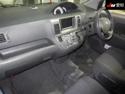 Toyota RAUM  с аукциона в Японии