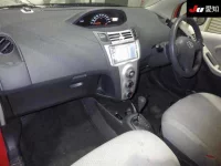 Toyota VITZ лот № 31047 оценка 3.5  с аукциона в Японии 2