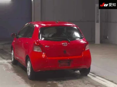 Toyota VITZ  с аукциона в Японии