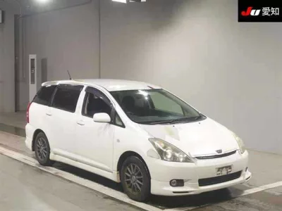 Toyota WISH  с аукциона в Японии
