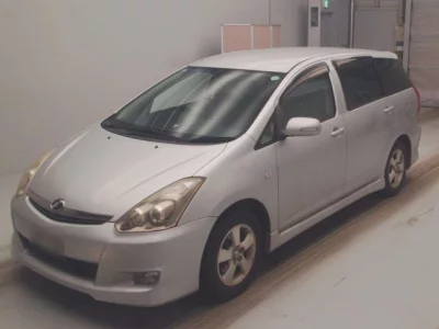 Toyota WISH  с аукциона в Японии