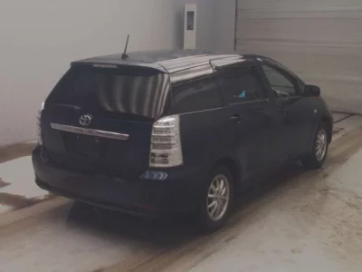 Toyota WISH  с аукциона в Японии