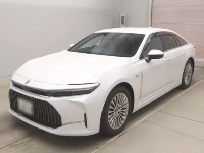 Toyota CROWN  с аукциона в Японии