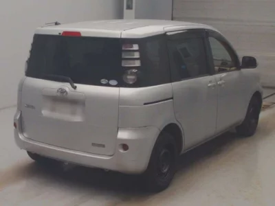 Toyota SIENTA  с аукциона в Японии