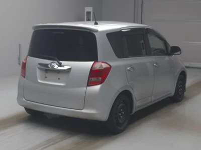 Toyota RACTIS  с аукциона в Японии