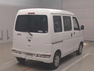 Toyota Pixis Van
