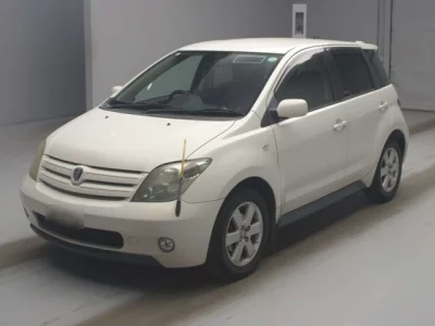 Toyota IST  с аукциона в Японии