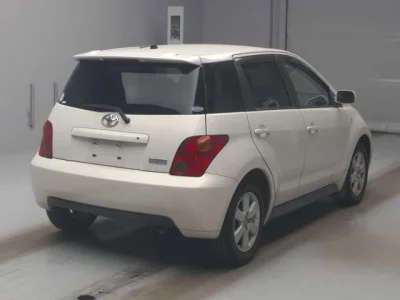 Toyota IST  с аукциона в Японии