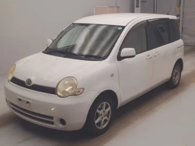 Toyota SIENTA  с аукциона в Японии