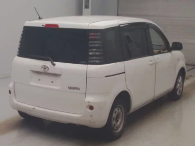 Toyota SIENTA  с аукциона в Японии
