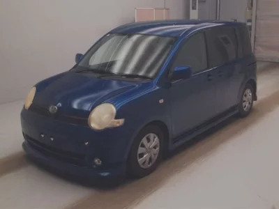 Toyota SIENTA  с аукциона в Японии