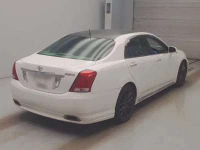 Toyota CROWN  с аукциона в Японии