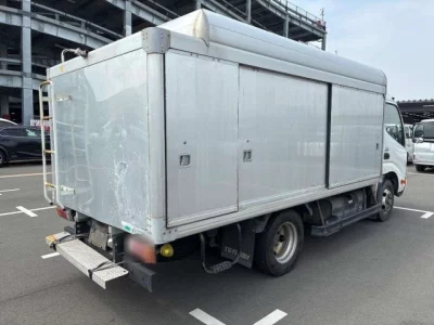 Toyota DYNA  с аукциона в Японии