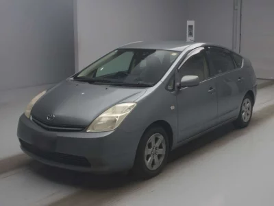 Toyota Prius  с аукциона в Японии