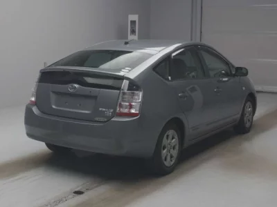 Toyota Prius  с аукциона в Японии