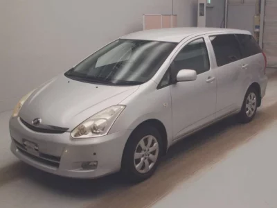 Toyota WISH  с аукциона в Японии