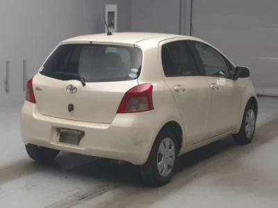 Toyota VITZ  с аукциона в Японии