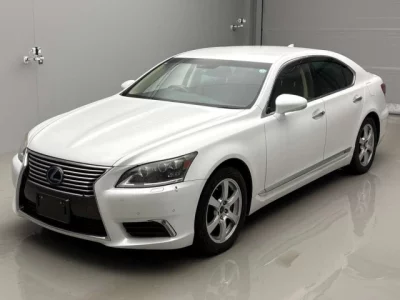 Lexus LS600h