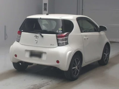 Toyota iQ