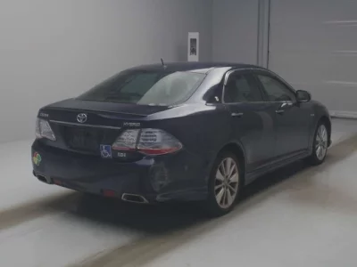 Toyota CROWN  с аукциона в Японии