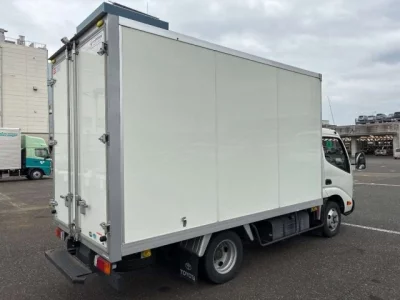 Toyota DYNA  с аукциона в Японии