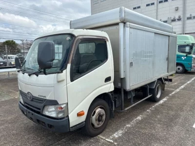 Toyota DYNA  с аукциона в Японии