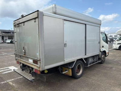 Toyota DYNA  с аукциона в Японии