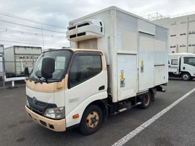 Toyota DYNA  с аукциона в Японии