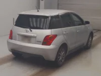 Toyota IST лот № 4045 оценка 3  с аукциона в Японии 1