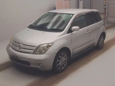 Toyota IST  с аукциона в Японии