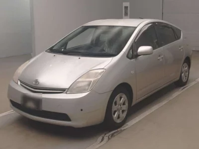 Toyota Prius  с аукциона в Японии