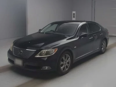 Lexus LS  с аукциона в Японии