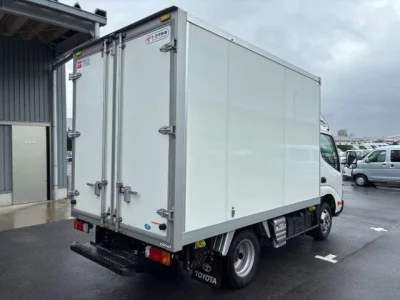 Toyota DYNA  с аукциона в Японии