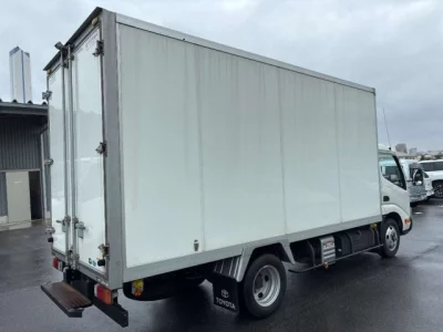 Toyota DYNA  с аукциона в Японии