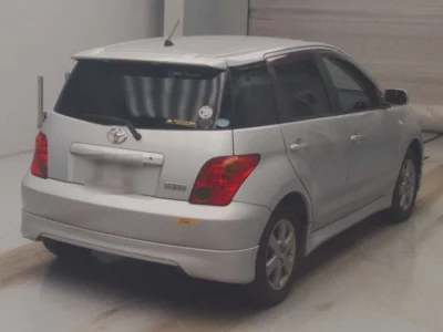 Toyota IST