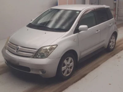 Toyota IST  с аукциона в Японии