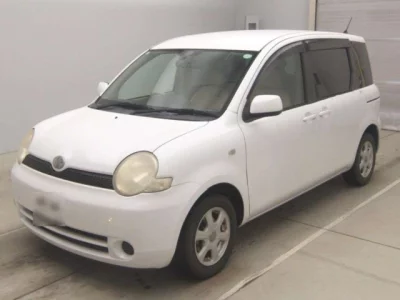 Toyota SIENTA  с аукциона в Японии