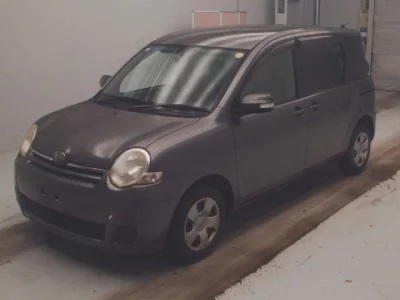 Toyota SIENTA  с аукциона в Японии