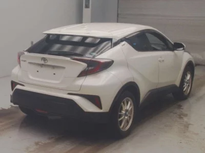 Toyota C-HR  с аукциона в Японии
