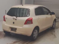 Toyota VITZ лот № 9133 оценка 3  с аукциона в Японии 1
