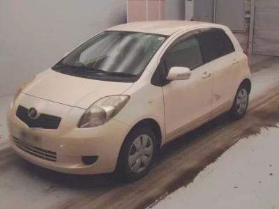 Toyota VITZ  с аукциона в Японии