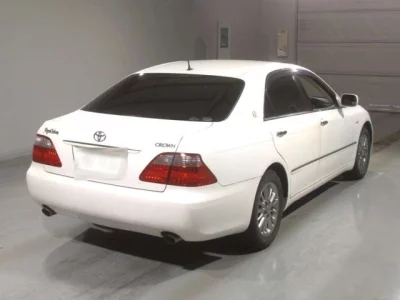 Toyota CROWN  с аукциона в Японии