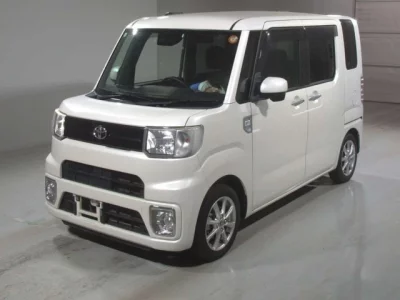 Toyota Pixis Mega
